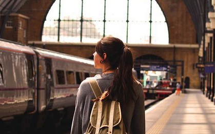 Tại sao đã không có tiền còn không chịu tiết kiệm để mua nhà, tậu xe mà cứ đi du lịch?
