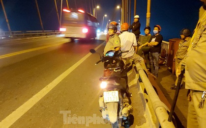 Tìm kiếm nam thanh niên nhảy cầu Rạch Miễu
