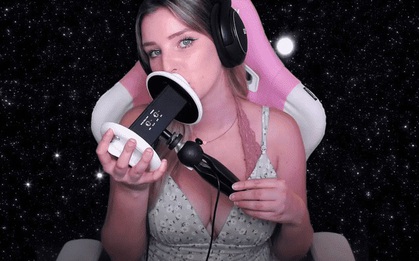 Nữ streamer tạo âm thanh nhạy cảm trên sóng livestream, nhưng "số nhọ" phải tắt kênh ngay lập tức