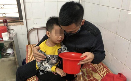 9 cháu bé nhập viện sau bữa ăn phụ tại trường
