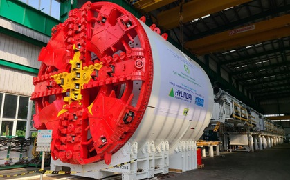 Cận cảnh máy đào hầm của tuyến đường sắt đô thị số 3, đoạn Nhổn - Ga Hà Nội vừa về đến Việt Nam
