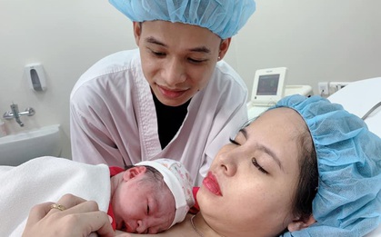 Vợ Độ Mixi hạ sinh quý tử, thế nhưng cộng đồng mạng lại được dịp troll cậu con trai "Tùng Sói" không thương tiếc