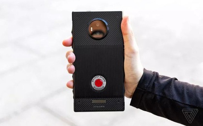 Phát hiện thêm nhân vật được hồi sinh trong Fast & Furious 9: Một chiếc smartphone vừa bị khai tử không lâu!