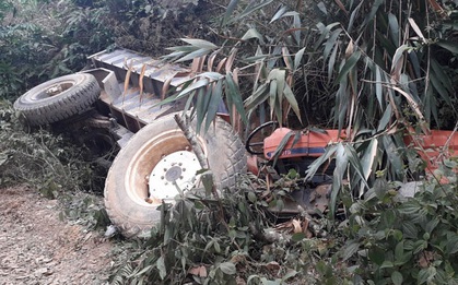 Lâm Đồng: Lật xe máy cày chở cát, 1 người chết tại chỗ