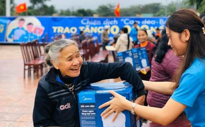 10.000 nồi cơm trao đi, ngàn nụ cười cùng vạn khoảnh khắc yêu thương nhận lại từ "Cơm dẻo - Bếp ấm"