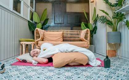 Bác sĩ đang gây sốt với bài hướng dẫn yoga bá đạo: Tưởng lạ hóa ra học trò tăng động của Thu Minh