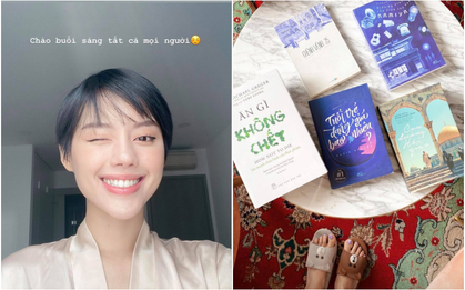 Được fan tặng sách để đọc trong thời gian cách ly tại nhà, Khánh Linh mừng đến độ đi nhận đồ với đôi dép cọc cạch