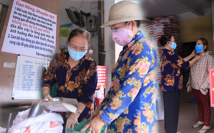 Gặp bà chủ tiệm gạo Đà Nẵng khuyên khách không nên... mua nhiều gạo: "Giá có tăng thì cô vẫn sẽ cố gắng bán mức thấp nhất cho bà con mình"