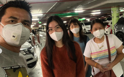 Huyền thoại Thái Lan nói đùa "giam giữ" hai cô con gái khiến người hâm mộ giật mình