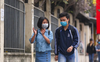 Bộ GD&ĐT khuyên lưu học sinh hạn chế di chuyển, cân nhắc việc về nước