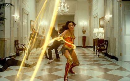 Lộ ảnh tình tiết 2 phản diện "Wonder Woman 1984" đụng độ, Warner Bros mạo hiểm ứng phó mùa dịch bằng lựa chọn ai cũng bất ngờ?