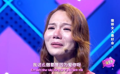 Đòi ăn thanh long bỏ hạt, dưa hấu cắt hình trái tim, cô gái bị bạn trai chia tay ngay tại show tỏ tình