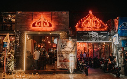 Quán bar có khách hàng dương tính với Covid-19 khiến dân mạng bức xúc với lời giải thích về việc mở cửa phục vụ trong thời điểm nhạy cảm