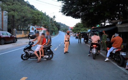 Đà Nẵng lập chốt ngăn hàng trăm "phượt thủ" lên đèo Hải Vân ngắm cảnh