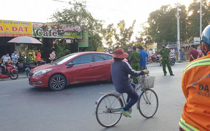 Người đàn ông đi ô tô bị chém lìa tay trên đường phố Sài Gòn