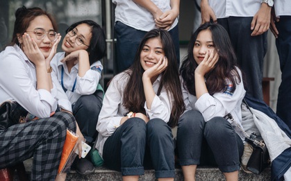 Bộ GD-ĐT nhắn tin cho toàn dân: Tạm dừng đến trường, không dừng việc học