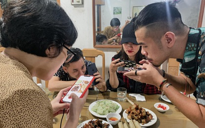 Bộ ảnh phơi bày "sự thật trần trụi" về những lần du lịch nhóm mà gần như hội bạn nào cũng vậy!