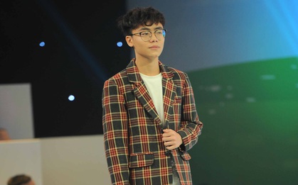 "Cậu bé dân ca" Minh Nhật (The Voice Kids) "knock out" 3 đối thủ liên tiếp, giành chiến thắng "Đấu trường âm nhạc nhí"