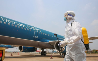 Khả năng cao 2 tiếp viên hãng Vietnam Airlines bị lây Covid-19 trong quá trình vận chuyển hành khách từ Nga về Việt Nam