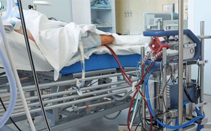 Nam phi công người Anh đã hết virus SARS-CoV-2, tỷ lệ đông đặc phổi giảm xuống còn gần 80%