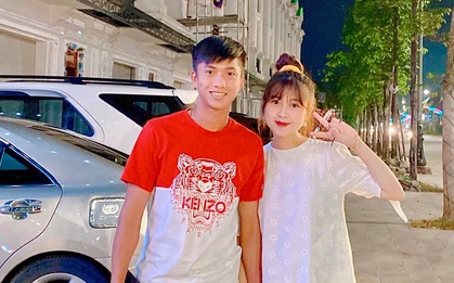 Làm cô giáo theo kiểu của WAGs: Vợ Văn Đức dỗ học sinh bằng cách rủ đi chơi với chồng, cậu bé nghe lời răm rắp vì được gặp thần tượng