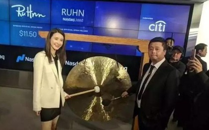 Sếp của "Tuesday" cặp kè với chủ tịch Taobao lên tiếng bênh vực: "Cô ấy chỉ là một hotgirl bé nhỏ, rất nhiều việc không thể tự chủ"