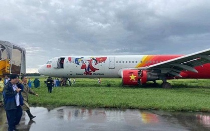 Trích xuất dữ liệu hộp đen vụ máy bay Vietjet trượt khỏi đường băng Tân Sơn Nhất