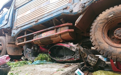 Từ vụ tai nạn thảm khốc ở Đắk Nông: Buôn bán lấn chiếm lòng lề đường bất chấp hiểm nguy