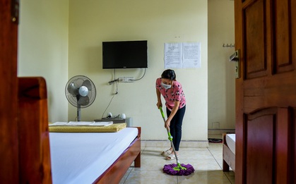 Phun khử khuẩn khu cách ly thương nhân Trung Quốc sang Lục Ngạn thu mua vải thiều