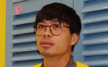 Bật mí lý do Công Phượng thường đeo kính, kinh doanh riêng nhưng luôn lo cho sức khỏe của bố mẹ