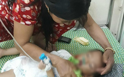 Bé trai 19 tháng tuổi ở Vĩnh Phúc hôn mê sau 2 tiếng bị bố mẹ để quên trên ô tô