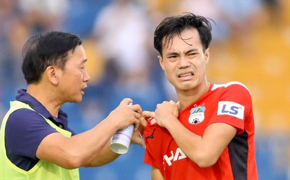 Anh Đức chưa thể thi đấu, Văn Toàn vẫn phải "gánh" HAGL trên bờ vai chưa lành