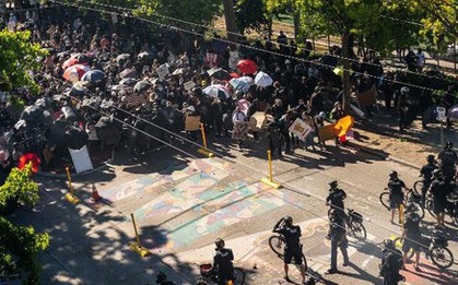 Bạo loạn biểu tình tại Seattle (Mỹ) làm ít nhất 60 cảnh sát bị thương