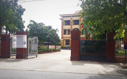 Phó Chủ tịch phường tổ chức sinh nhật trong khu cách ly, rủ vợ là BN904 sang… chụp ảnh