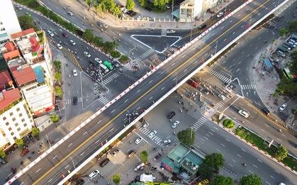 Chùm ảnh: Nhìn từ trên cao cây cầu vượt dầm thép nối liền 3 quận nội thành Hà Nội trước ngày thông xe