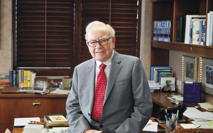Warren Buffett tiết lộ tấm bằng có giá trị nhất cuộc đời ông không phải bằng đại học mà là khóa học trị giá 100 đô la này