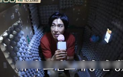Thánh phát minh Yunho (DBSK) lại khiến dân tình "té ngửa": mùa dịch không thể ra ngoài liền tự làm phòng hát karaoke ngay tại nhà