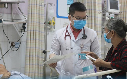 Lại thêm người đàn ông bị rắn độc tấn công