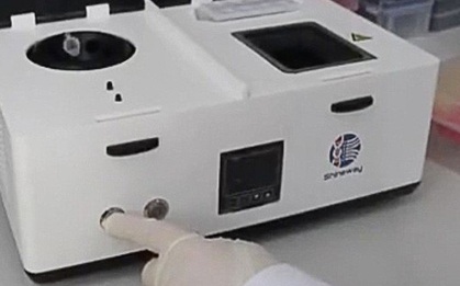 Các nhà khoa học Hồng Kông vừa phát minh ra một thiết bị di động có thể phát hiện virus corona trong vòng 40 phút