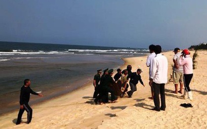 Một du khách tử vong khi đi tắm biển ở Quảng Bình