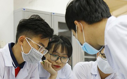Đạt bao nhiêu điểm mới được xét tuyển vào trường Y dược, sư phạm?