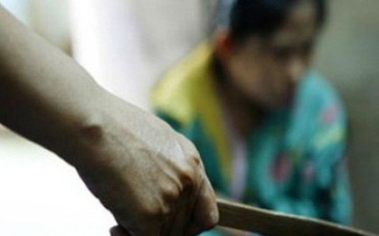 Chồng đâm vợ 11 nhát dao vì ghen rồi tự tử