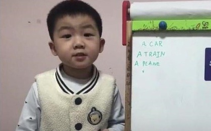 Mới 4 tuổi, cậu bé này đã sở hữu khả năng đáng kinh ngạc khiến nhiều người lớn thốt lên: Tôi còn thua kém 1 đứa trẻ!