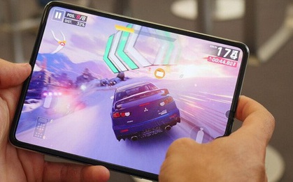 Lộ thiết kế Samsung Galaxy Fold 2, màn hình phụ 6,23 inch, cụm camera sau hình chữ nhật