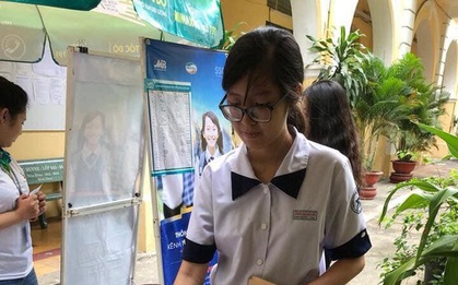 TPHCM không thu học phí bằng tiền mặt từ năm học tới
