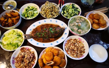 Dân văn phòng thường có 4 thói xấu khi ăn uống khiến lượng đường trong máu tăng nhanh sau bữa tối