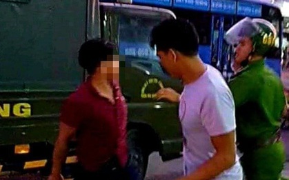 Bị giữ xe máy, nhóm thanh niên đánh Trung úy CSGT rồi lấy xe máy bỏ chạy