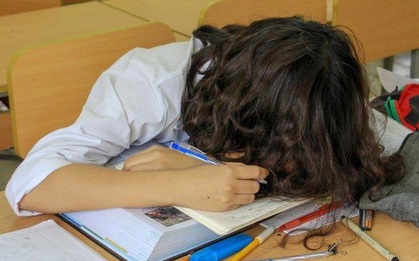 Hà Nội: Học sinh lớp 11 hoảng loạn vì bị người lạ xông vào nhà yêu cầu viết “giấy nhận và trả nợ thay mẹ”