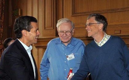 Chỉ với 1 câu hỏi lần đầu gặp gỡ, Warren Buffett đã khiến Bill Gates "phải lòng" ngay lập tức, họ trở thành tri kỷ suốt hàng chục năm
