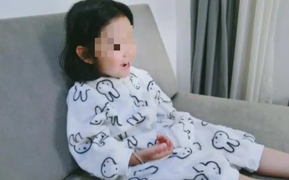 Bé gái đột ngột hét lớn khi đang ngồi trong lớp khiến giáo viên hoang mang, tiếng hét hé lộ tội ác kinh khủng của bà nội với 2 cháu gái